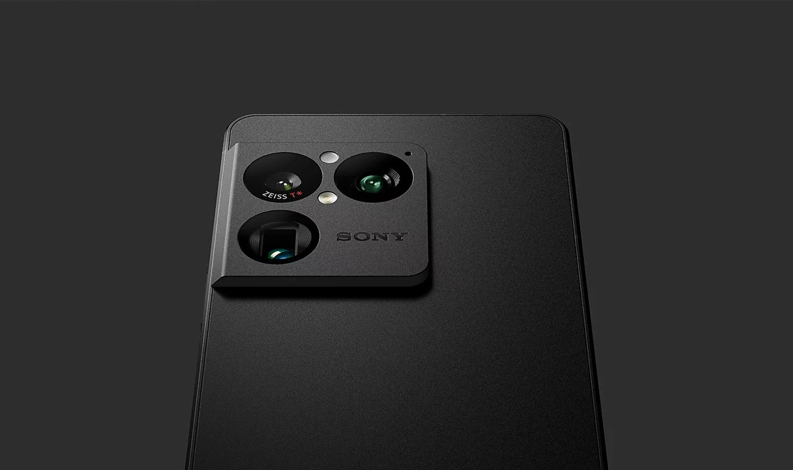 Sony’s Xperia 1 VIII Trades Continuous Zoom for Bigger Pixels: Gain or Loss for Mobile Photography?