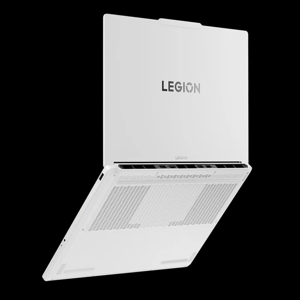 High-End Gaming Laptops Get Major CPU and GPU Upgrades: Lenovo and Razer Compared