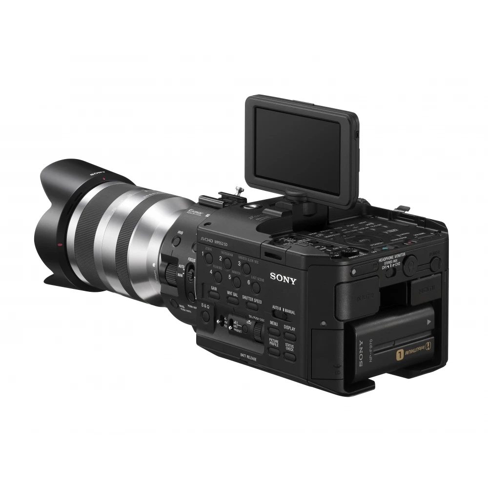 Five Persistent Design Flaws That Hold Mirrorless Cameras Back