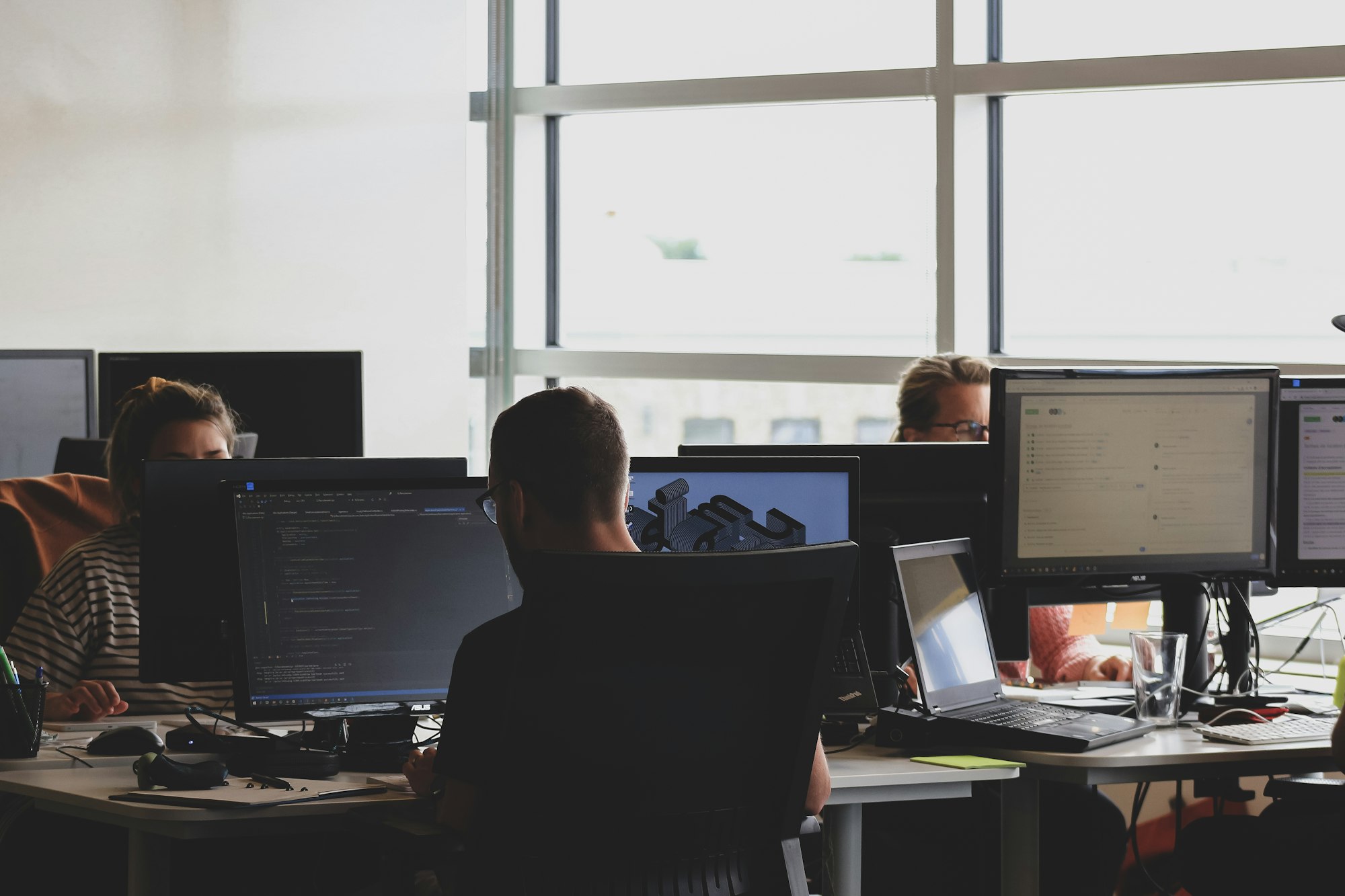 Claude Now Lives Inside Your Office Apps — Not Next to Them