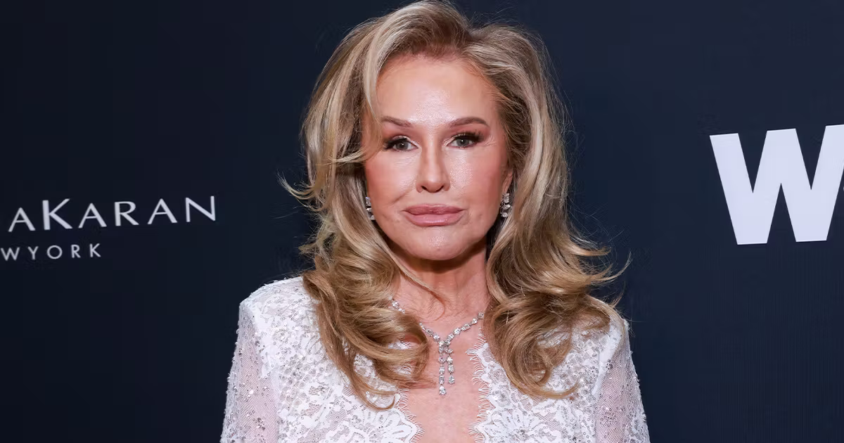 How Celebrities Keep Their Skin Glowing Through Jet Lag and Long Work Hours
