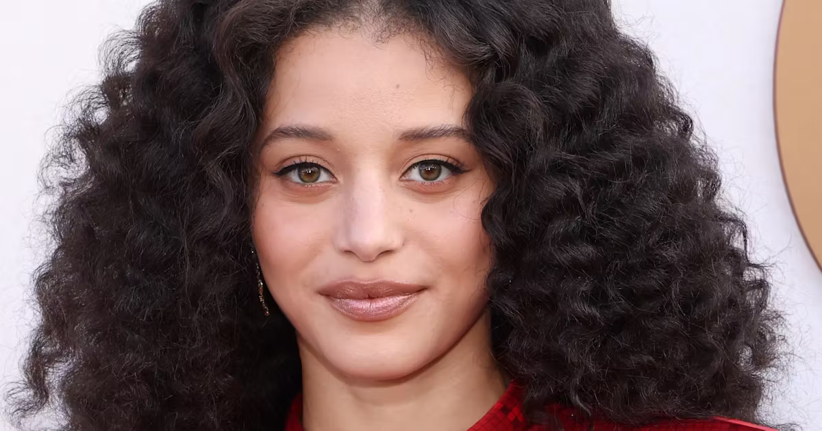 Effortless Updos Are Replacing Polished Styles—Here’s How to Get the Undone Look