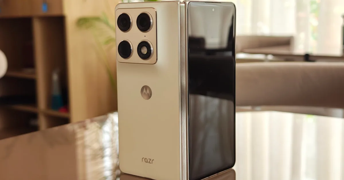 Motorola Razr Fold Review: A First-Generation Book-Style Foldable That Finally Feels Finished