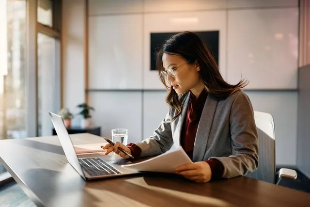 How AI Legal Assistants Are Orchestrating End-to-End Document Drafting for Law Firms