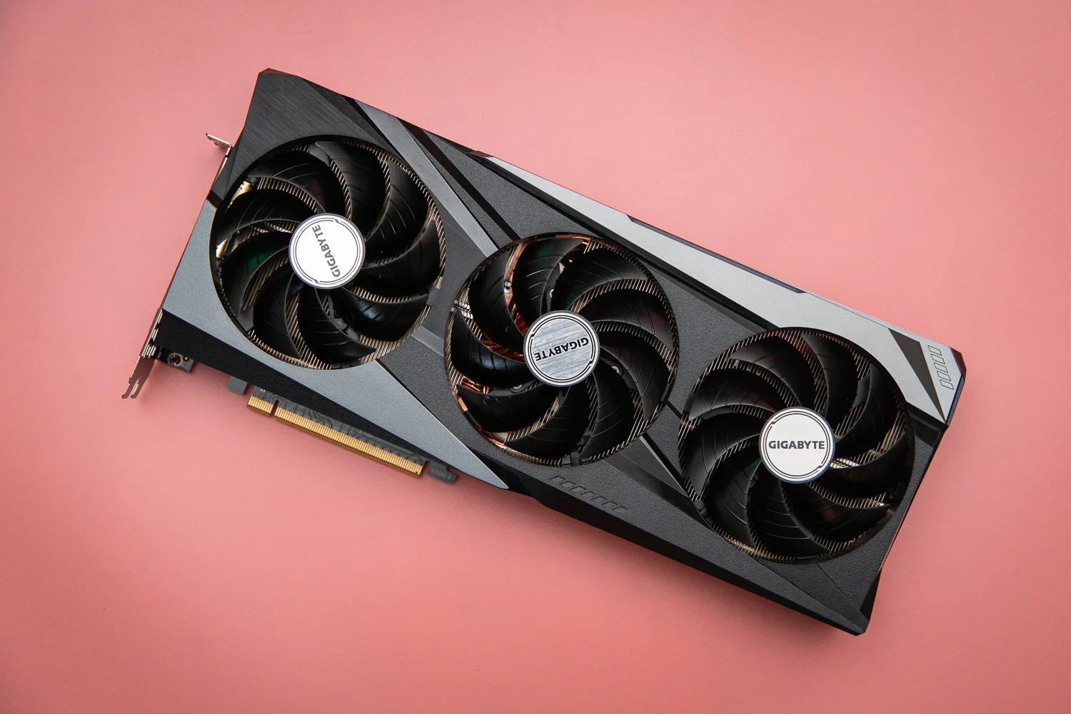 AMD’s FSR 4.1 Upscaling Finally Reaches Older Radeons: What RX 7000 and 6000 Owners Should Expect