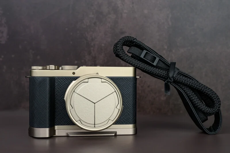 Lumix L10 vs LX100 II: Panasonic’s Compact Revival for Street and Travel Shooters