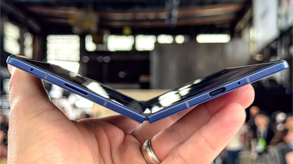 Samsung’s Galaxy Z Fold 8 Targets Foldables’ Biggest Flaws: Battery Life and Reliability