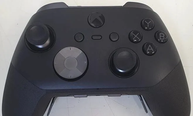 Xbox Elite Series 3 Leak: Scroll Wheels, Cloud Mode, and a Removable Battery Redefine the Pro Pad