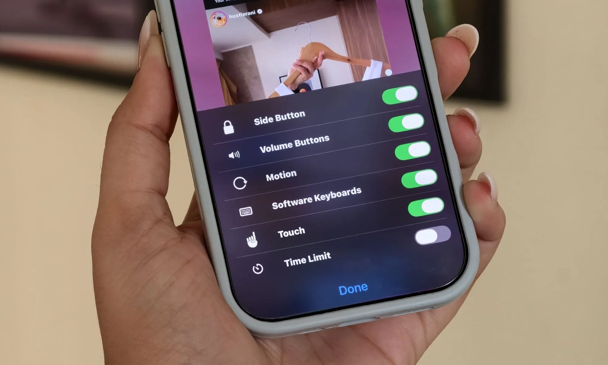 This Underrated iPhone Feature Lets You Hand Over Your Phone Without Worry