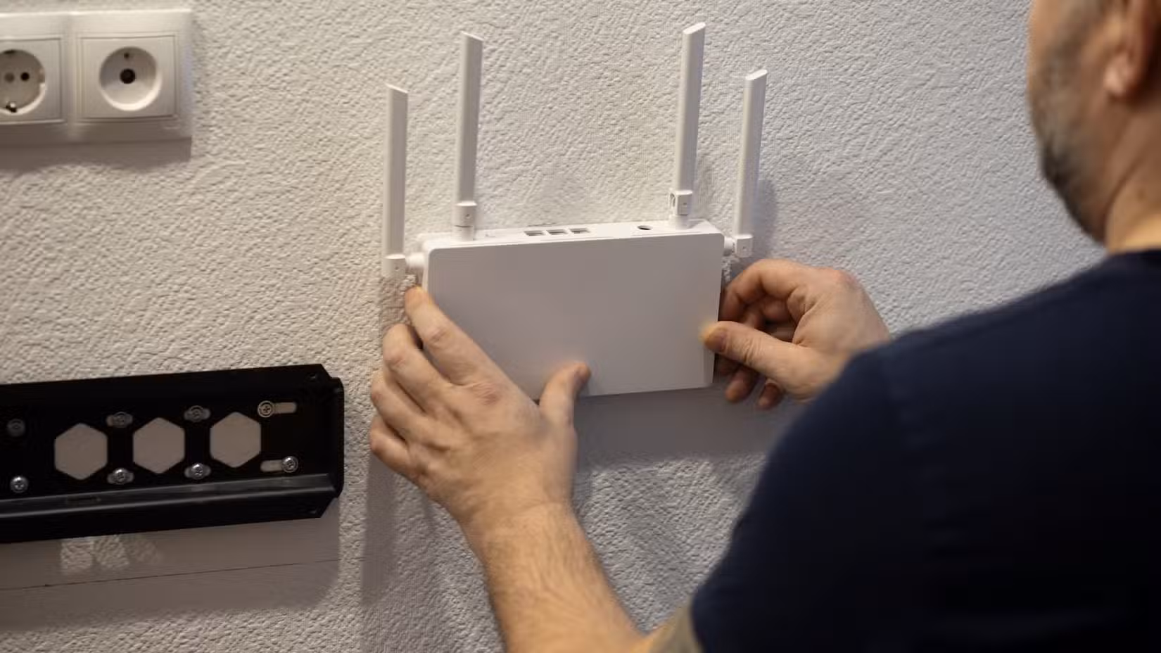 Turn Your Old Phone Into a Webcam, GPS, Smart Home Hub, and Wi‑Fi Toolkit
