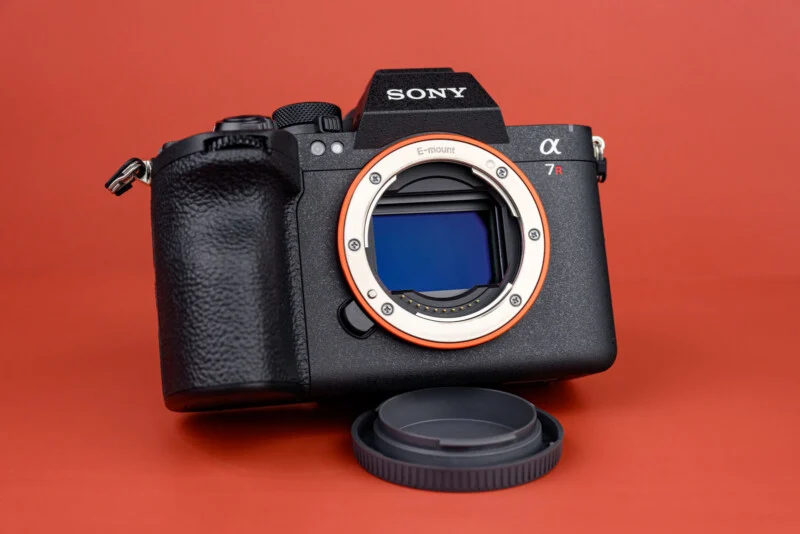Sony a7R VI vs a1 II: Which High-End Camera Delivers Better Real‑World Value?