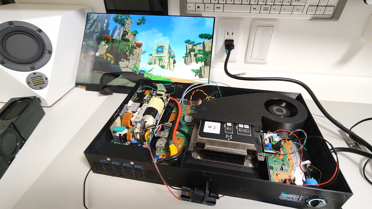 How a Modder Turned the PlayStation 5 Into a Laptop-Style Portable Console