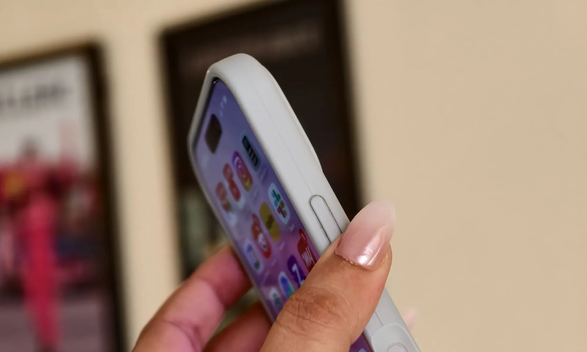 This Underrated iPhone Feature Lets You Hand Over Your Phone Without Worry