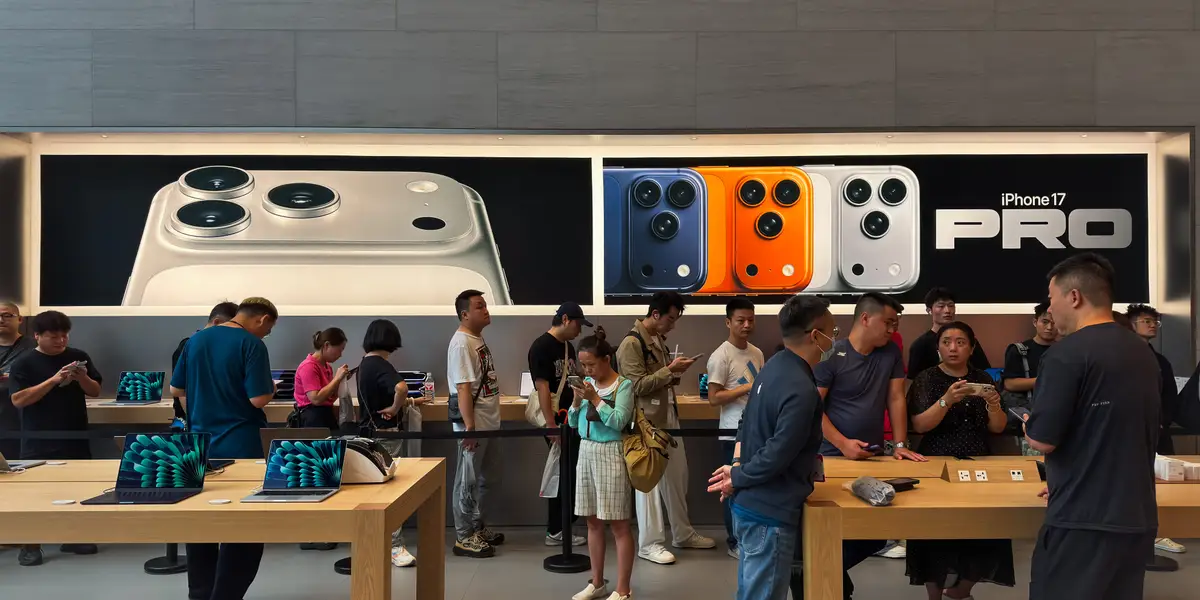 How Apple Expanded iPhone Market Share as Rivals Stumbled
