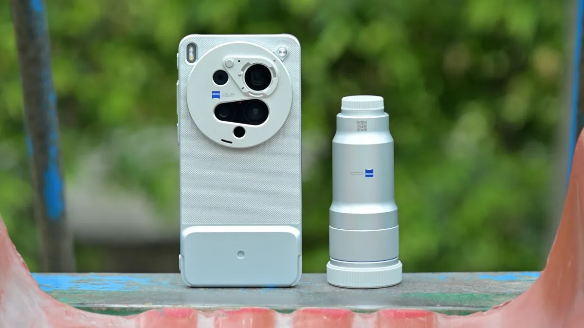 Vivo X300 Ultra vs Galaxy S26 Ultra, Xiaomi 17 Ultra and Xperia 1 VIII: Which Ultra Flagship Is Best?