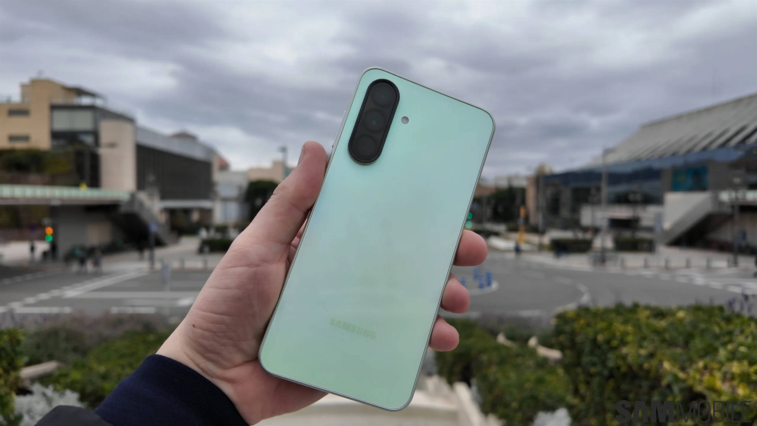 One UI 8.5 Rollout Accelerates Across Galaxy Lineup: From Flagships to Budget Phones
