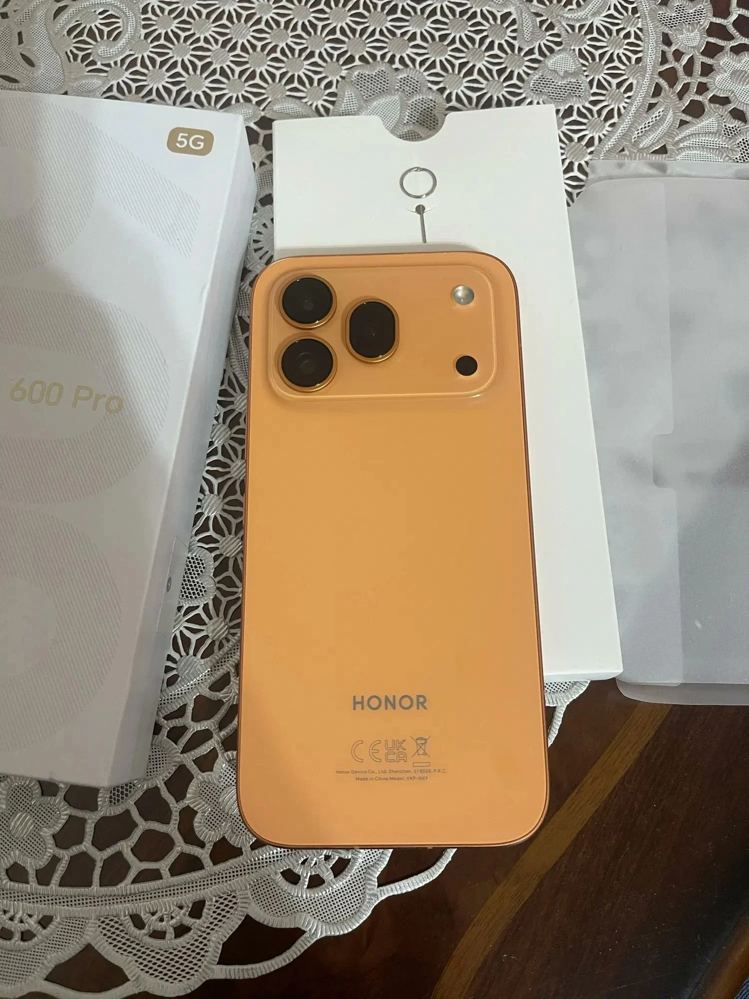Honor’s Detachable Secondary Screen Points to a Multi-Device Future for Flagship Phones