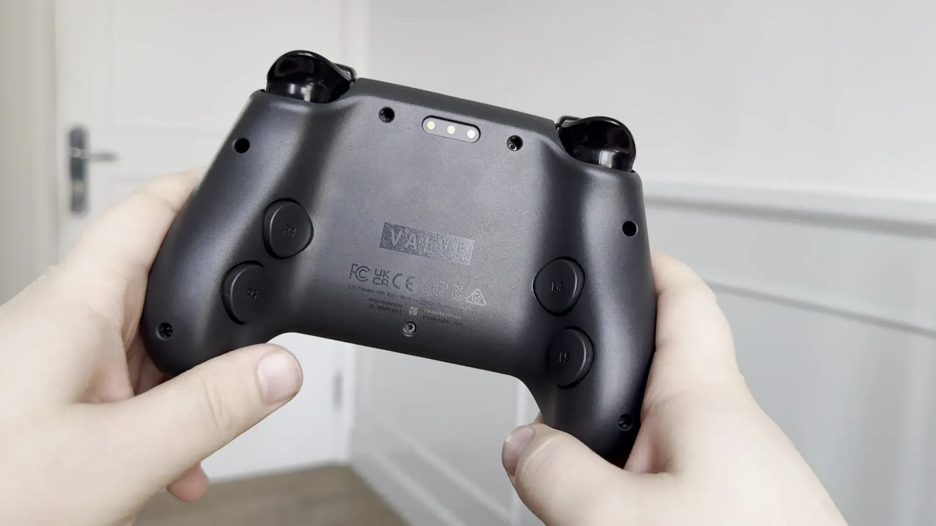 Why the Steam Controller’s Grip Sensors Are Its Most Underrated Superpower