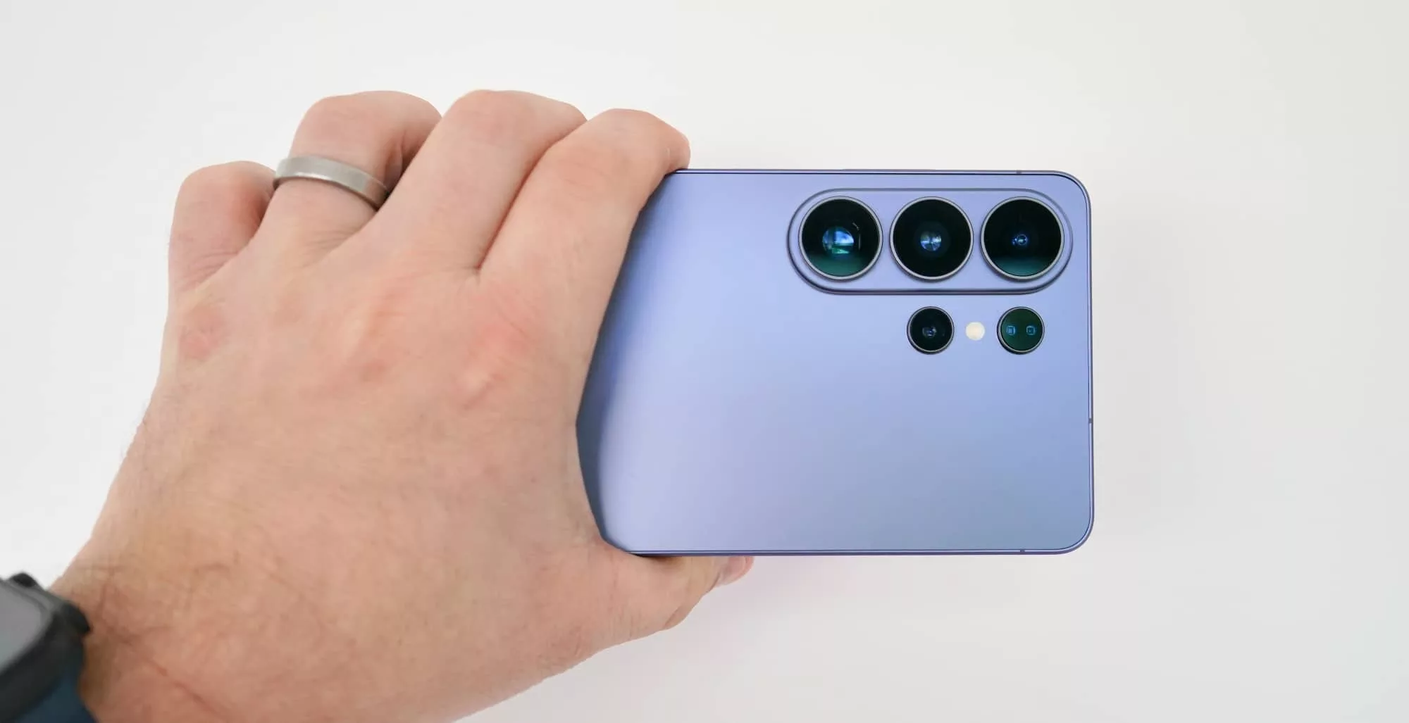 Samsung Galaxy S26 Ultra’s Hardware Upgrades Finally Match Its Premium Ambition