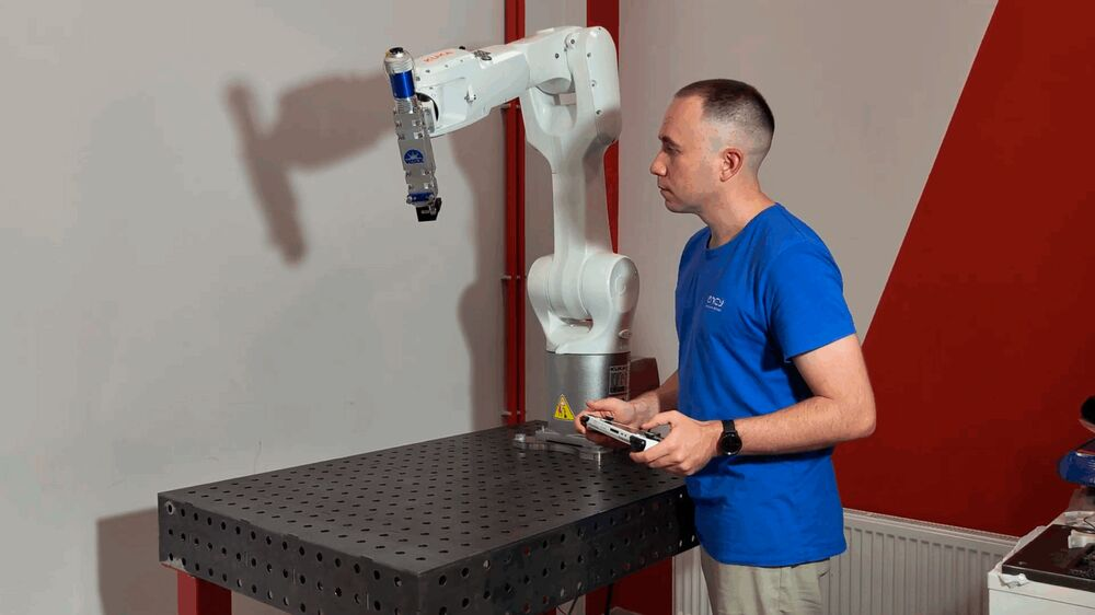 Why Gaming-Style Tactile Feedback Is Transforming Robot Programming