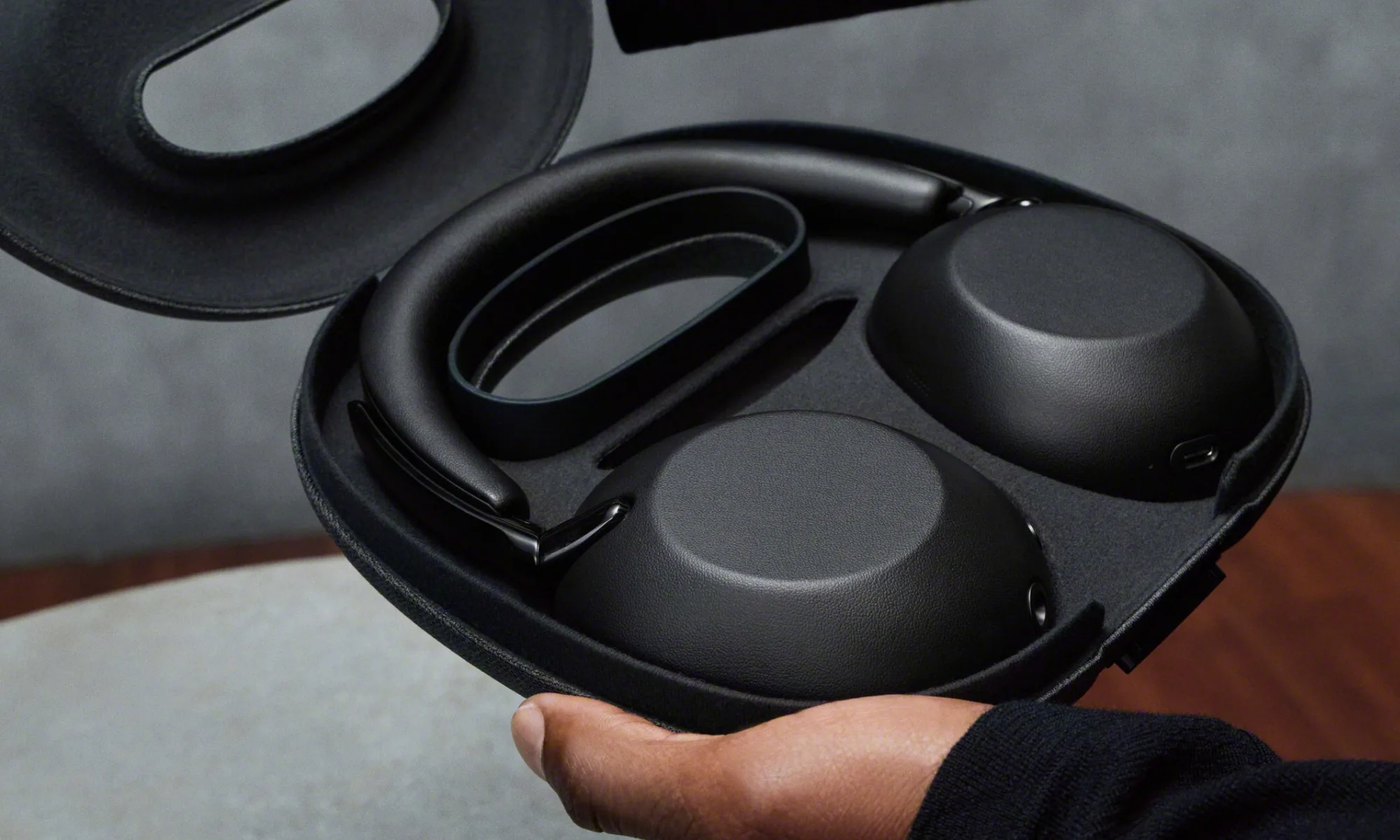 Sony WH-1000XM6 Headphones Hit Record-Low Price Below $400