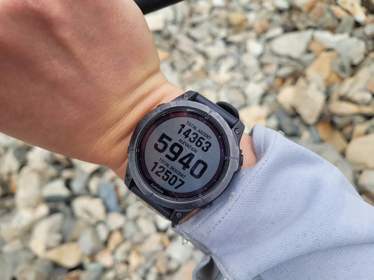 Fitness Tracker vs. Running Watch: How to Choose the Right Wearable for Your Training