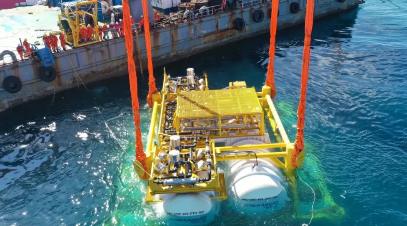 How Underwater Data Centers Use Seawater Cooling to Slash Power Consumption