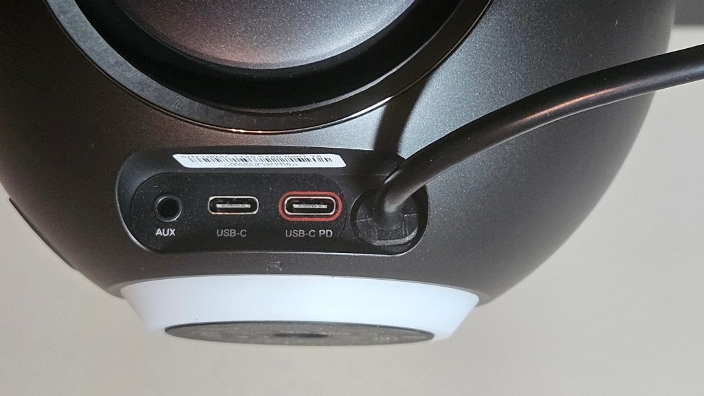 Desktop Speaker Showdown: WiiM Sound vs. Creative Pebble Nova for PC Audio