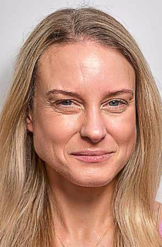 The Jaw Massage That Relieves Pain and Tightens Skin: What Experts Say About This Trending Treatment