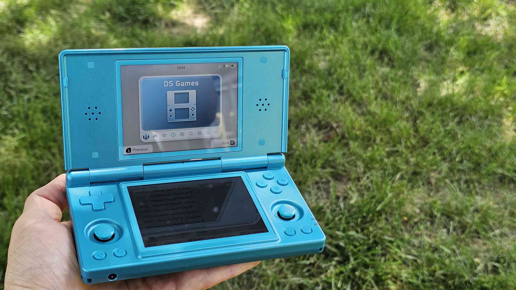 The Custom Firmware Revolution Reshaping Budget Dual‑Screen and Retro Handhelds