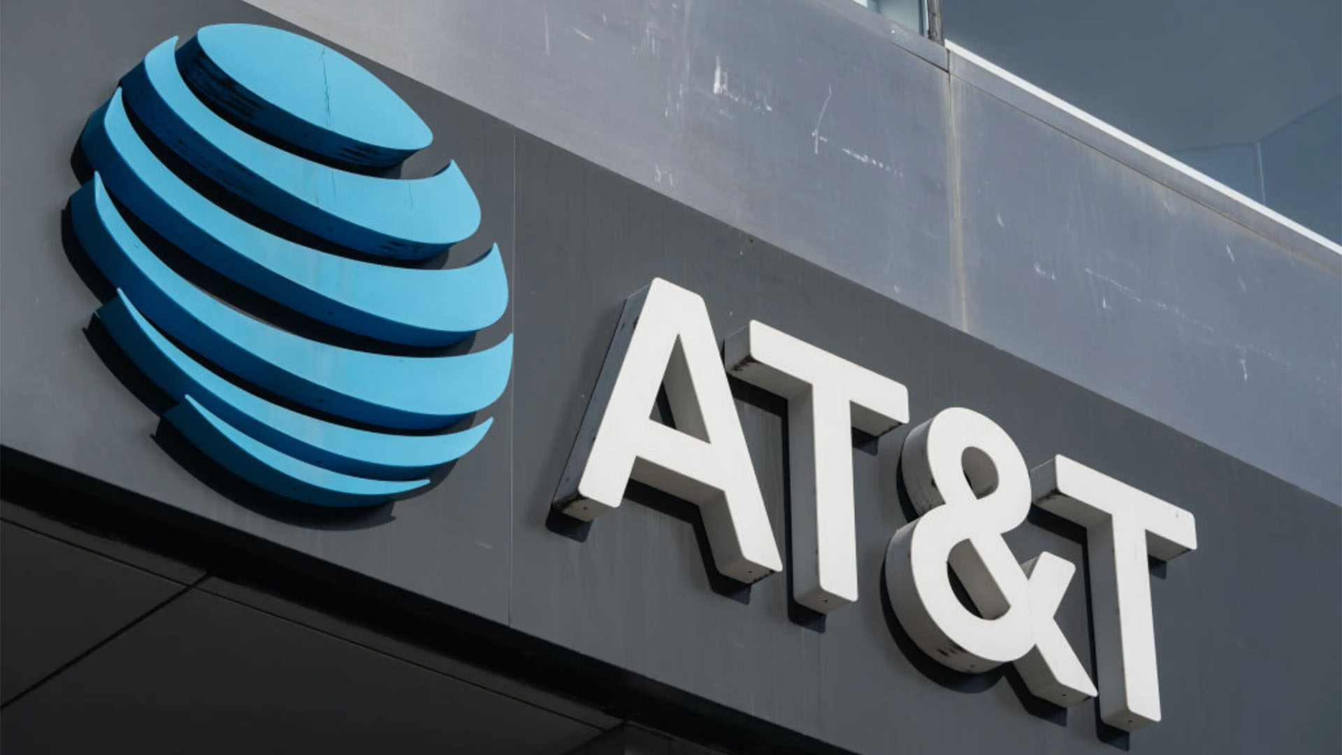 Carrier ‘Free Phone’ Deals Exposed: The Hidden Costs Behind the Hype