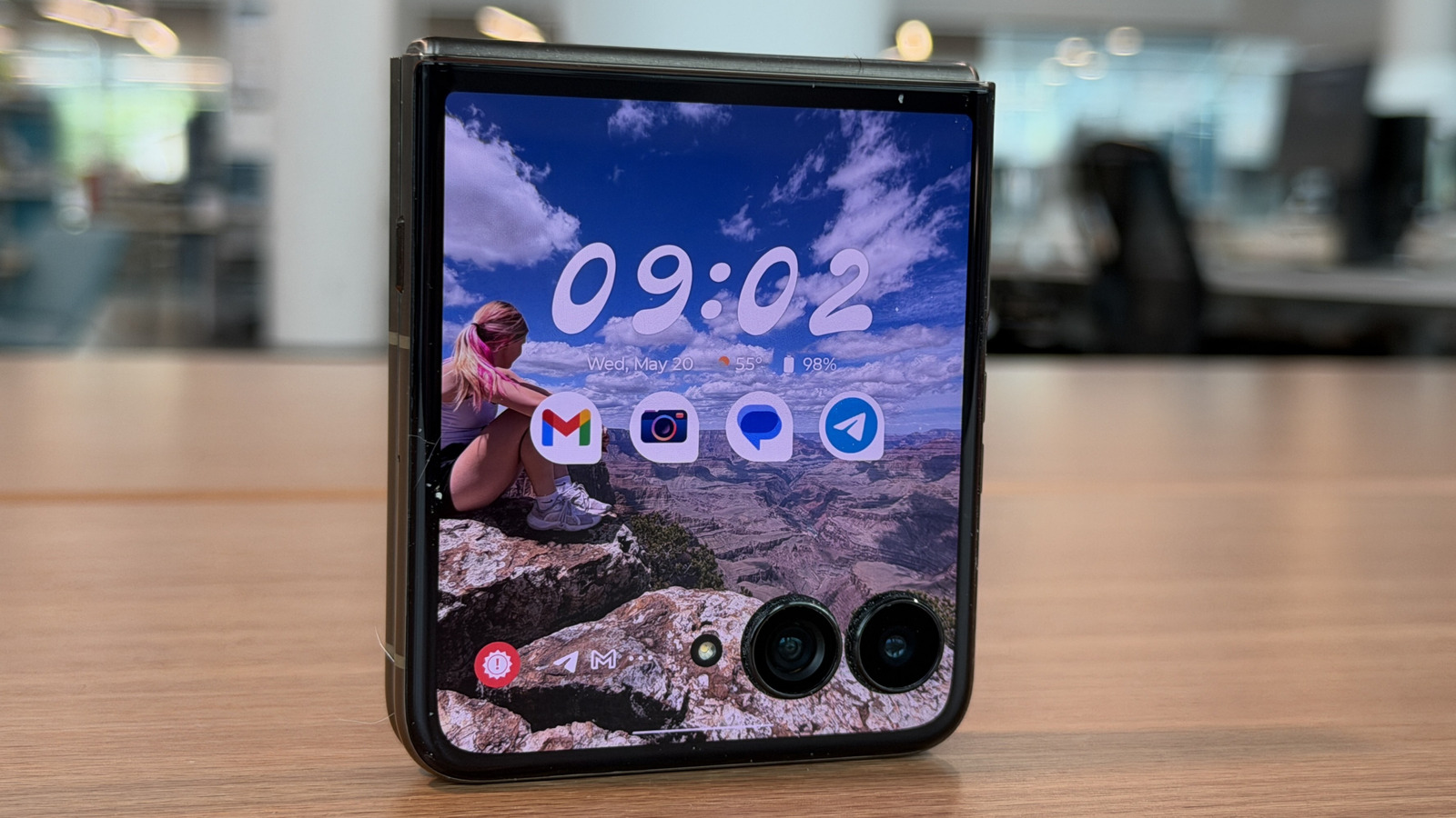 Motorola Razr Ultra Review: Is This Incremental Foldable Upgrade Worth Buying?
