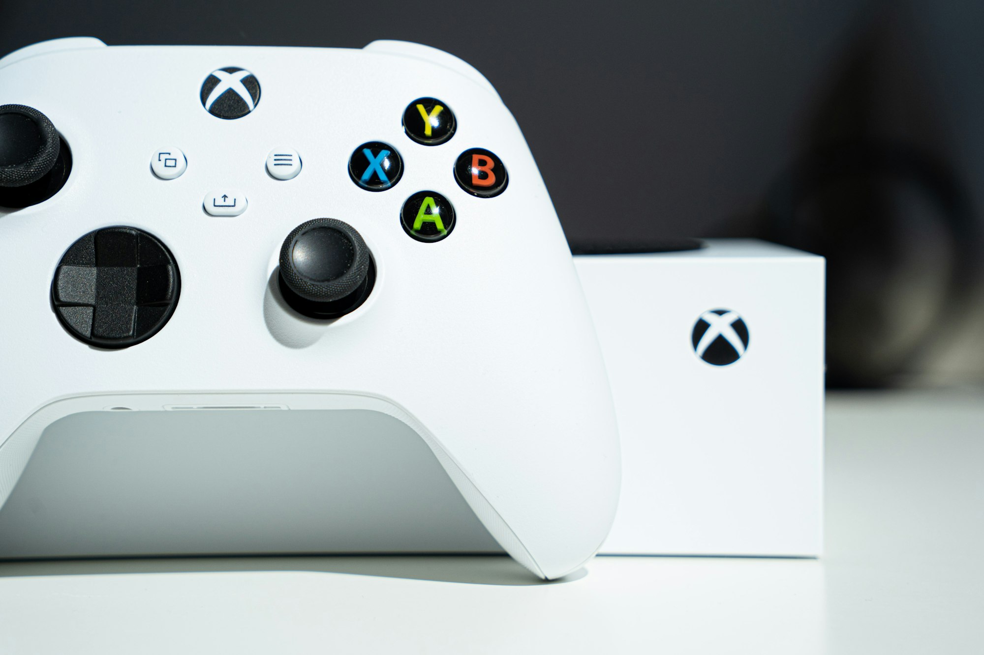 Microsoft Is Quietly Dropping the Legacy Headset Port From Xbox Controllers—What Gamers Need to Know