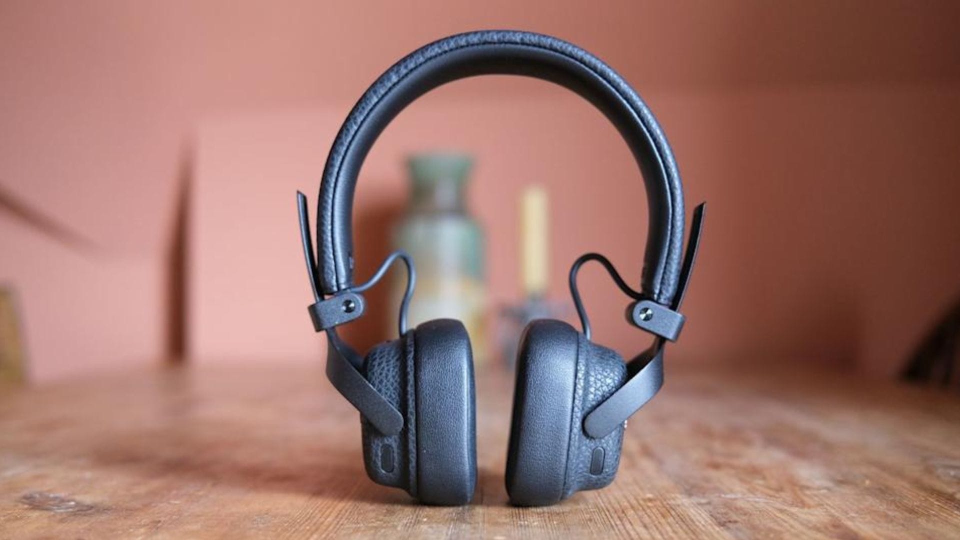 Marshall Milton ANC Delivers 80-Hour Battery and Flagship Features at a Midrange Price