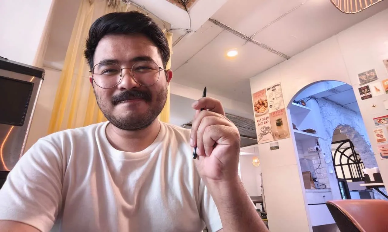 Motorola Razr Fold Stylus and Smart Connect Make Foldables Truly Work-Ready