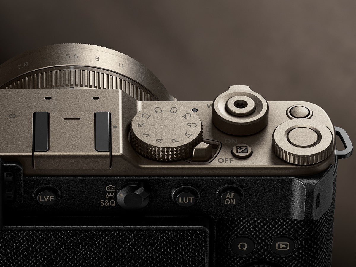 Panasonic LUMIX L10 Review: When a Premium Compact Still Beats Your Phone
