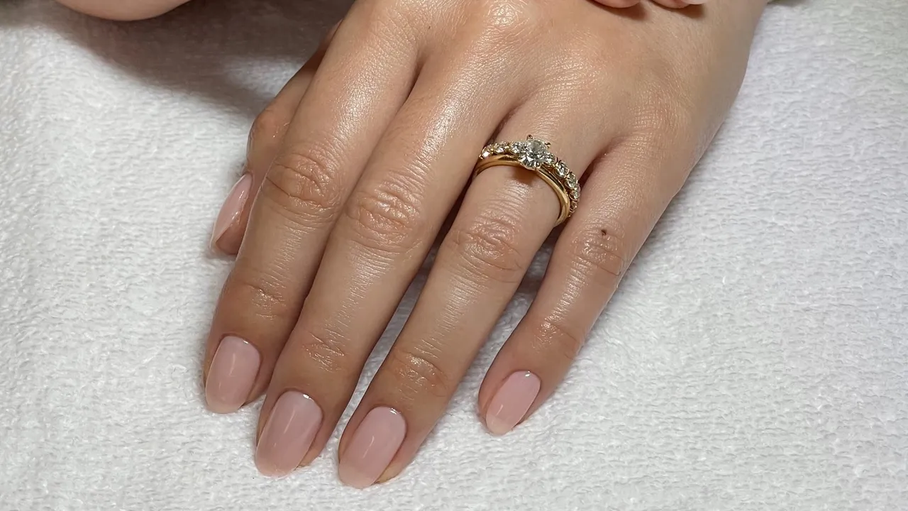Chiffon Nails Are the Effortless Manicure Celebrities Are Choosing Over Jelly