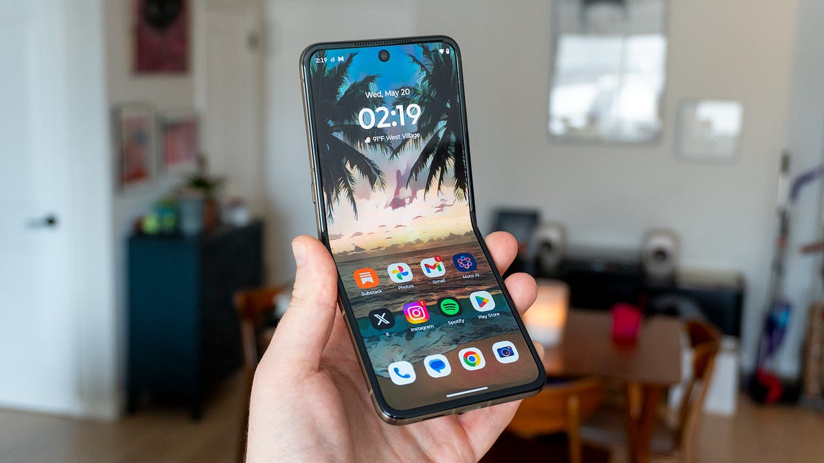 Motorola’s New Razr Lineup Tests How Much Extra Consumers Will Pay for Small Upgrades