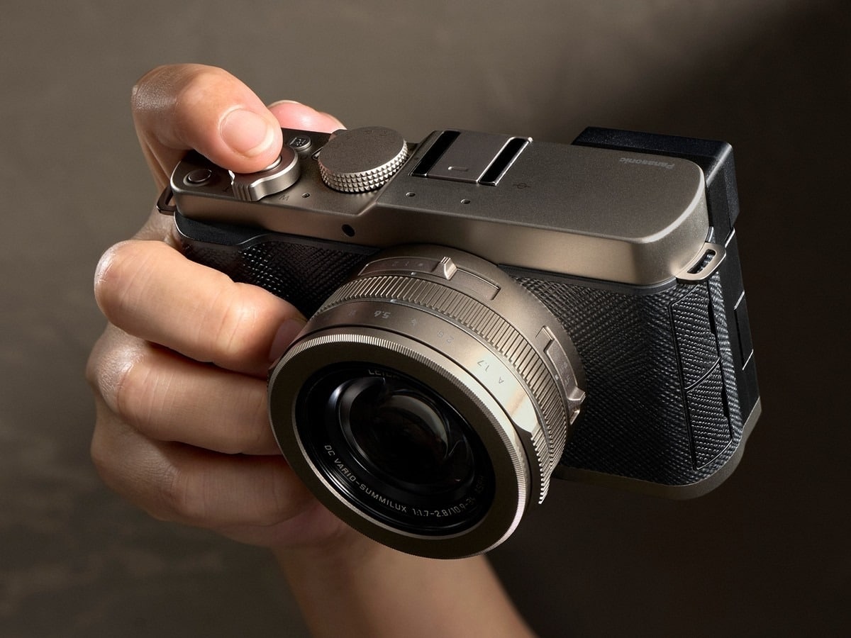 Why Premium Compact Cameras Are Making a Comeback—And What Panasonic’s LUMIX L10 Reveals
