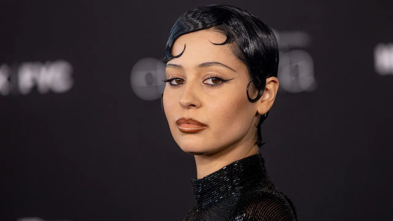 From Revenge Eyeliner to ’90s Bronzer: The Most Wearable Makeup Trends Right Now
