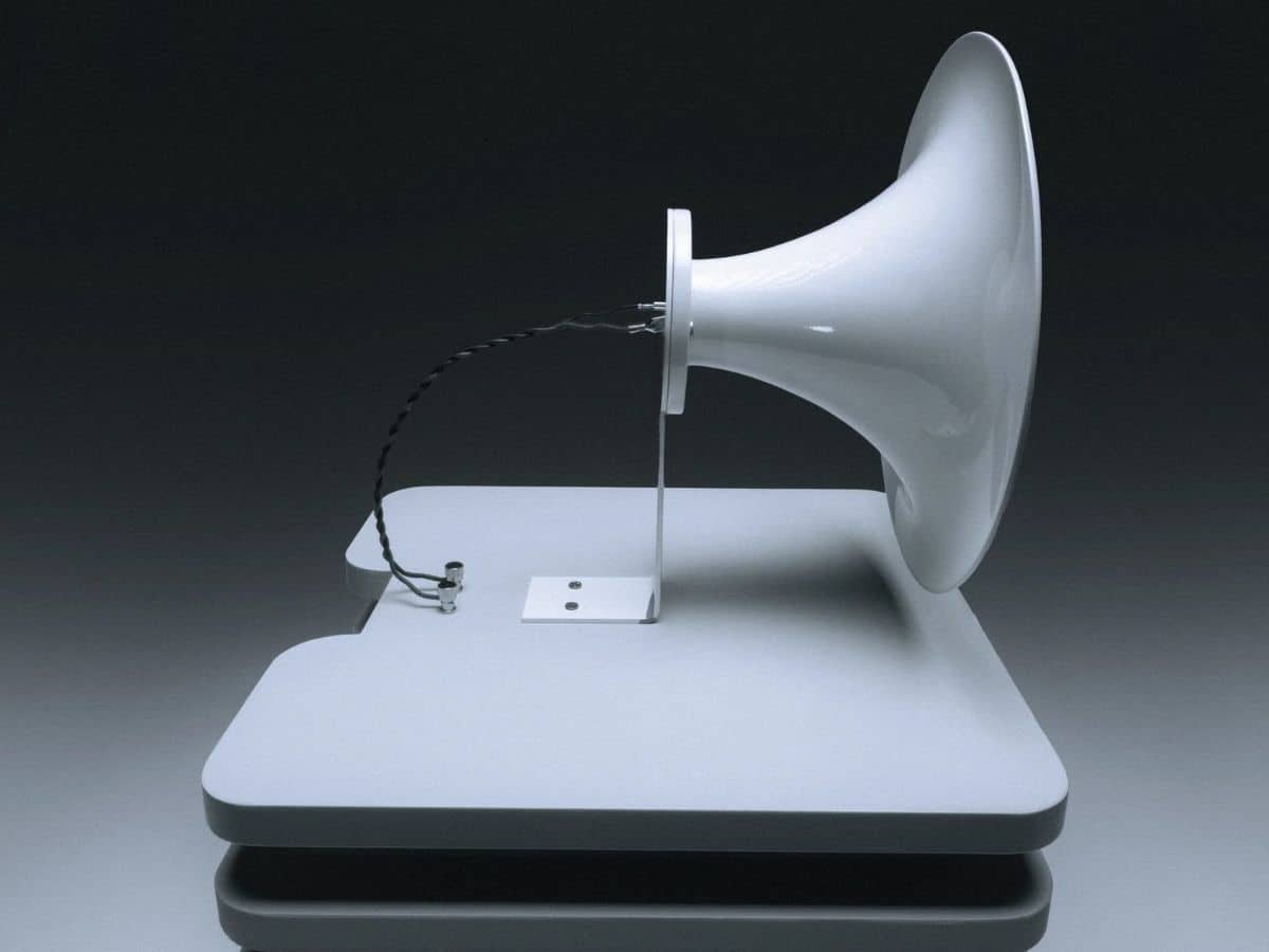 When Hi-Fi Becomes Art: The Hum Speaker Turns Sound into Sculptural Statement