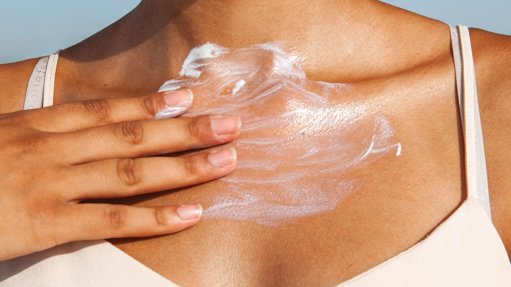 The Dermatologist-Approved Sunscreen Application Method That Actually Protects Your Skin