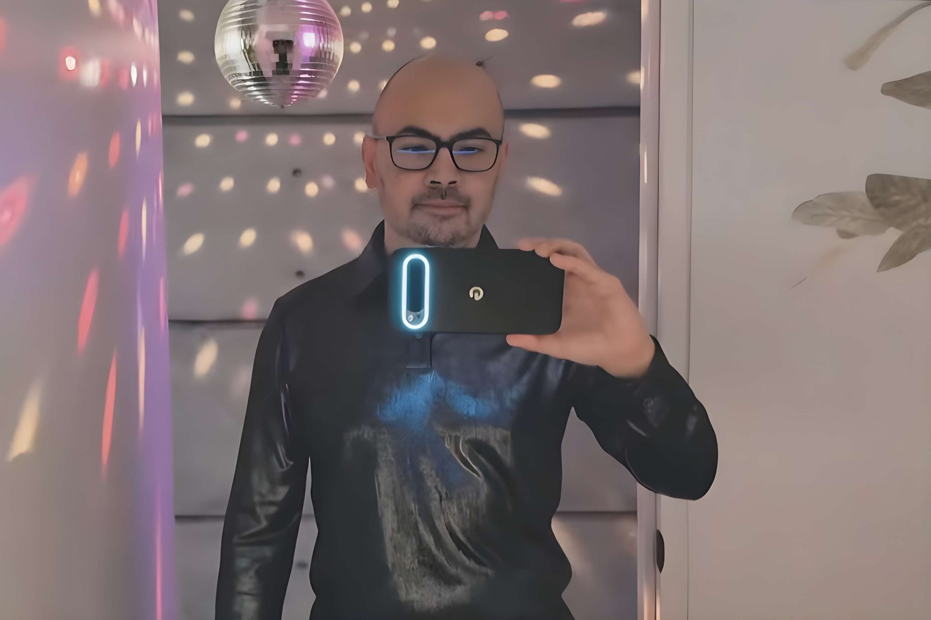 Pixel 11 Pro’s Glyph‑Style Notification Glow Blends Hardware Design With Google’s AI