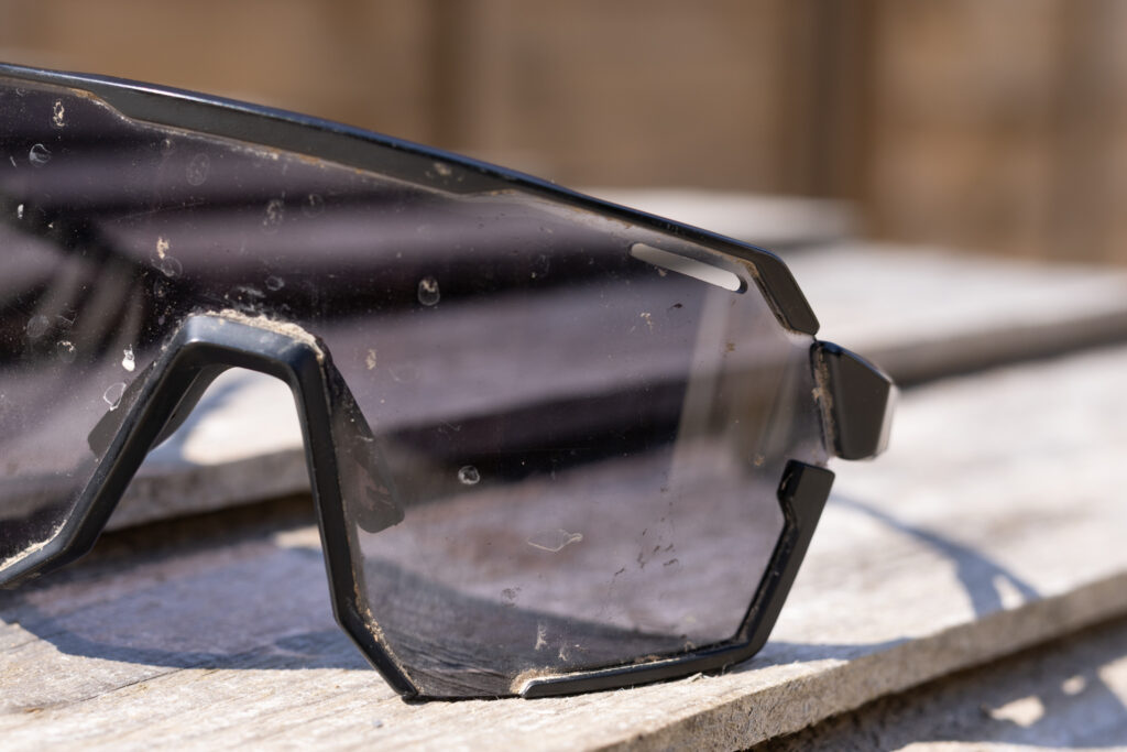 Adaptive Lens Technology for Summer: How Photochromic Sunglasses Protect Your Eyes