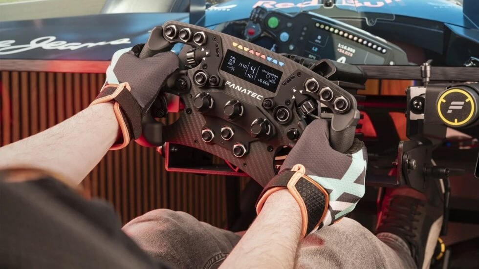 Logitech G920 vs Fanatec ClubSport Formula V3: Which Racing Wheel Offers Better Value?