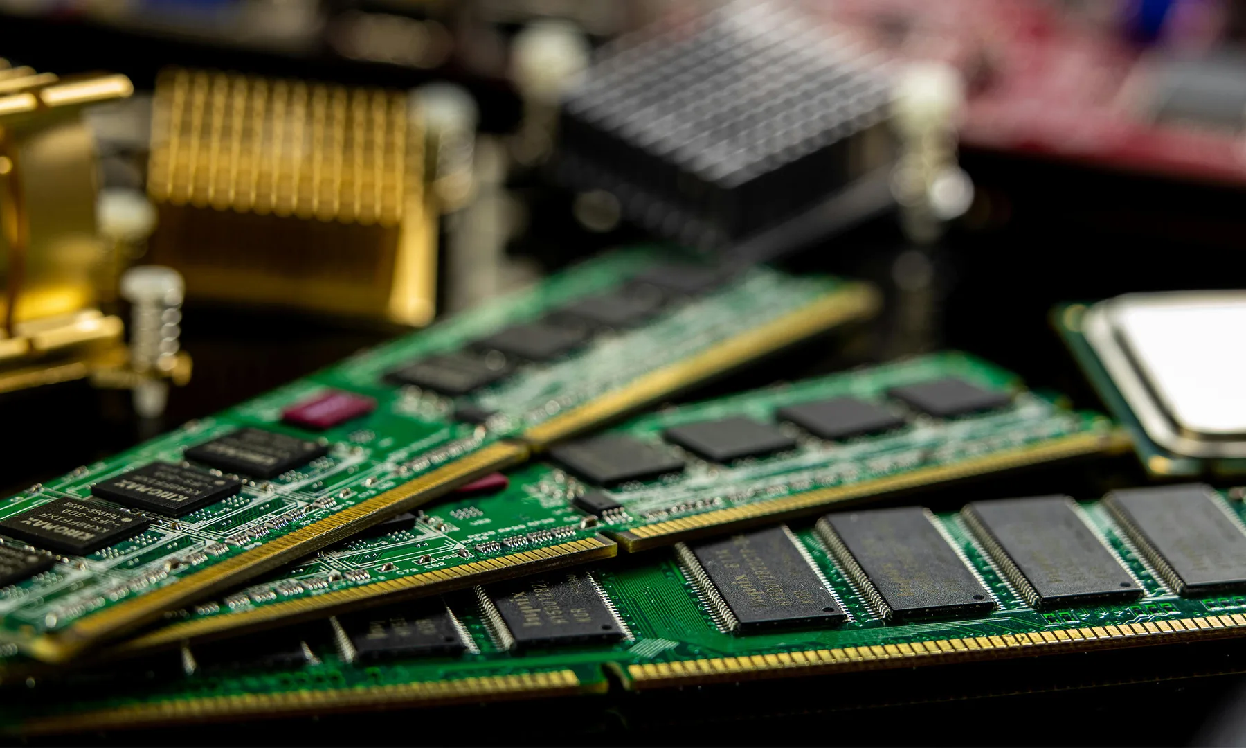Why Major PC Brands Are Turning to Chinese Memory Chips