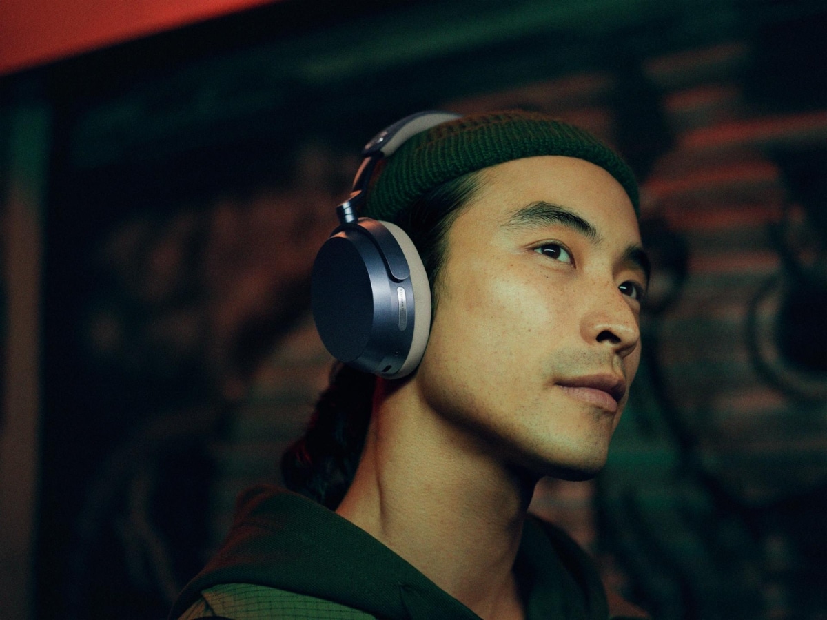 Sennheiser Momentum 5 Fixes the Weak Spots While Keeping Its Signature Sound