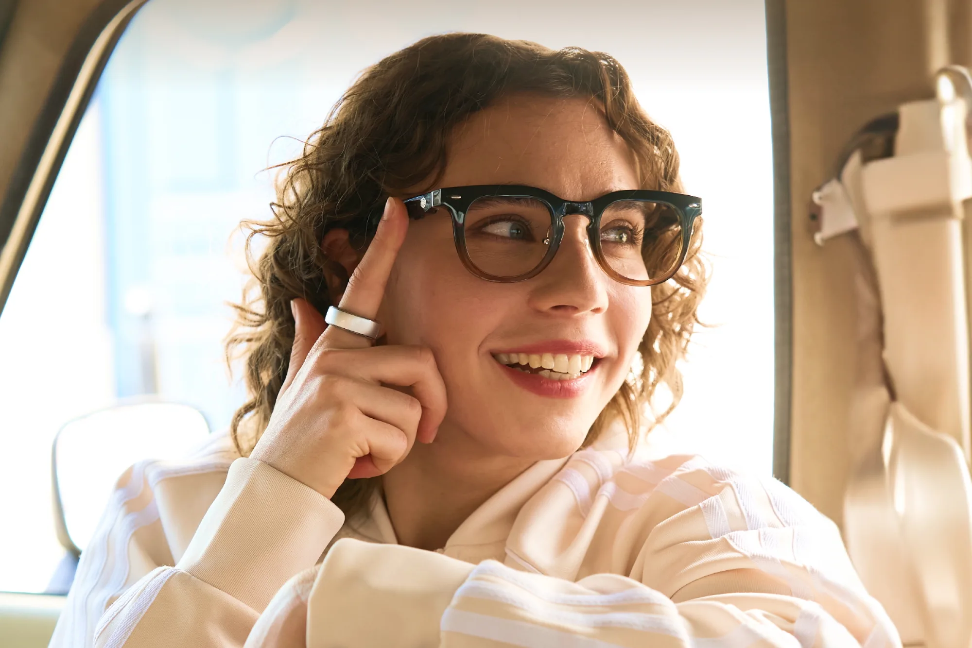 Smart Glasses Are Finally Stylish: How AI and Design Are Rewriting Wearables