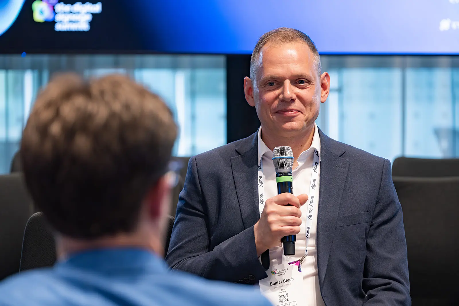 How AI Agents Are Replacing Traditional CMS in Digital Signage Systems
