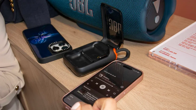 JBL EasySing Mic Mini Turns Portable Audio into Social Karaoke